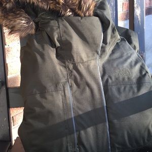 The North Face Far Northern Waterproof Green Parka
